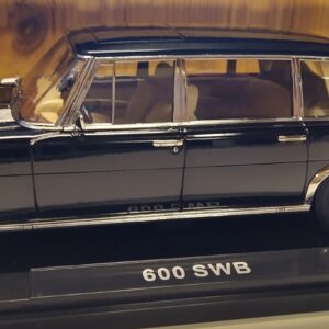 Mercedes-Benz 600  W100  musta  1/18