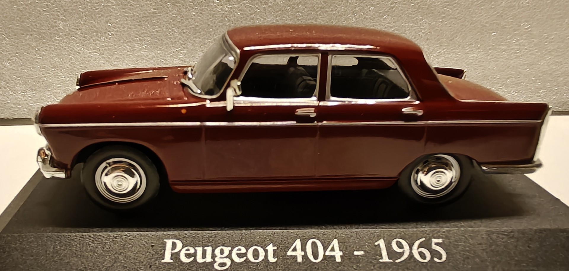 Pienoismalli Peugeou 404 1965 1/43