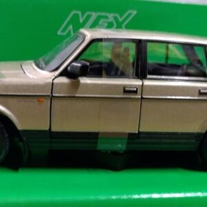Volvo 240 kulta 1/24