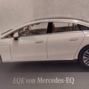 Mercedes EQE valkoinen