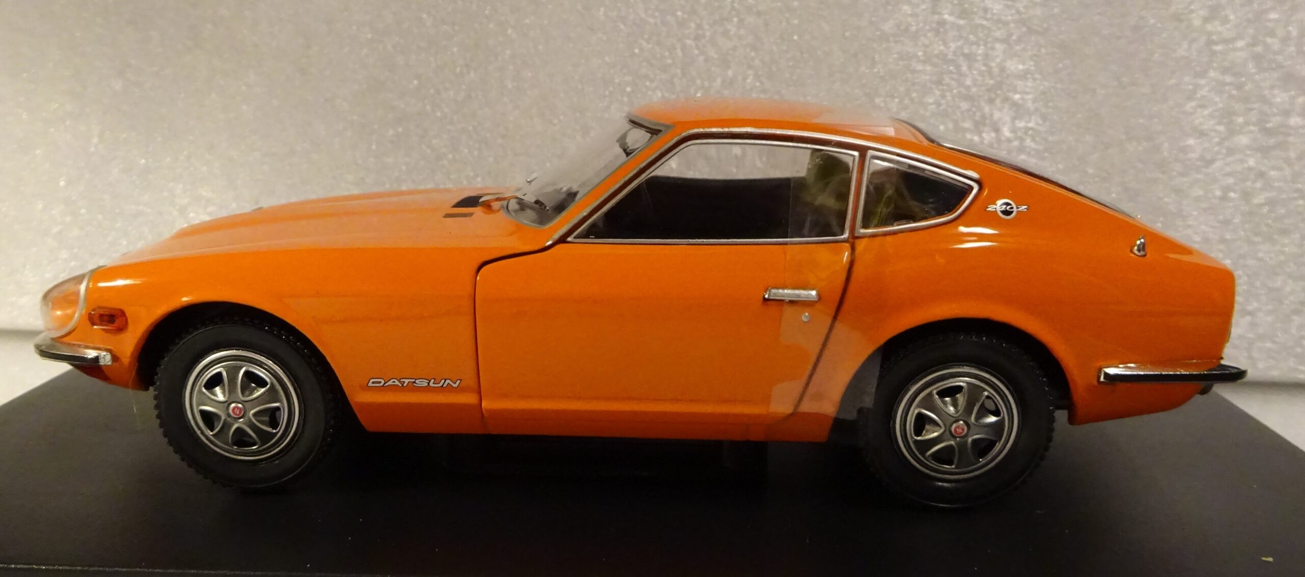 Pienoismalli Datsun 240 Z RHD