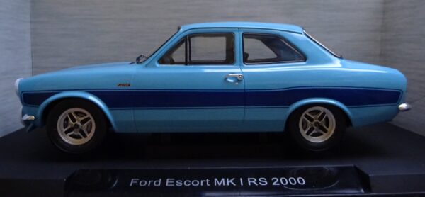 Pienoismalli Ford Escort Mk I vaaleasininen/sininen