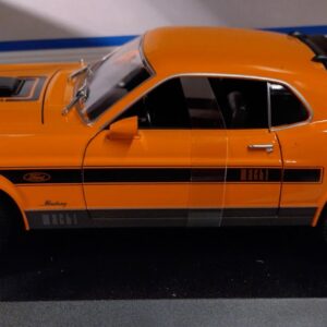 Pienoismalli Ford Mustang Mach 1 1/18