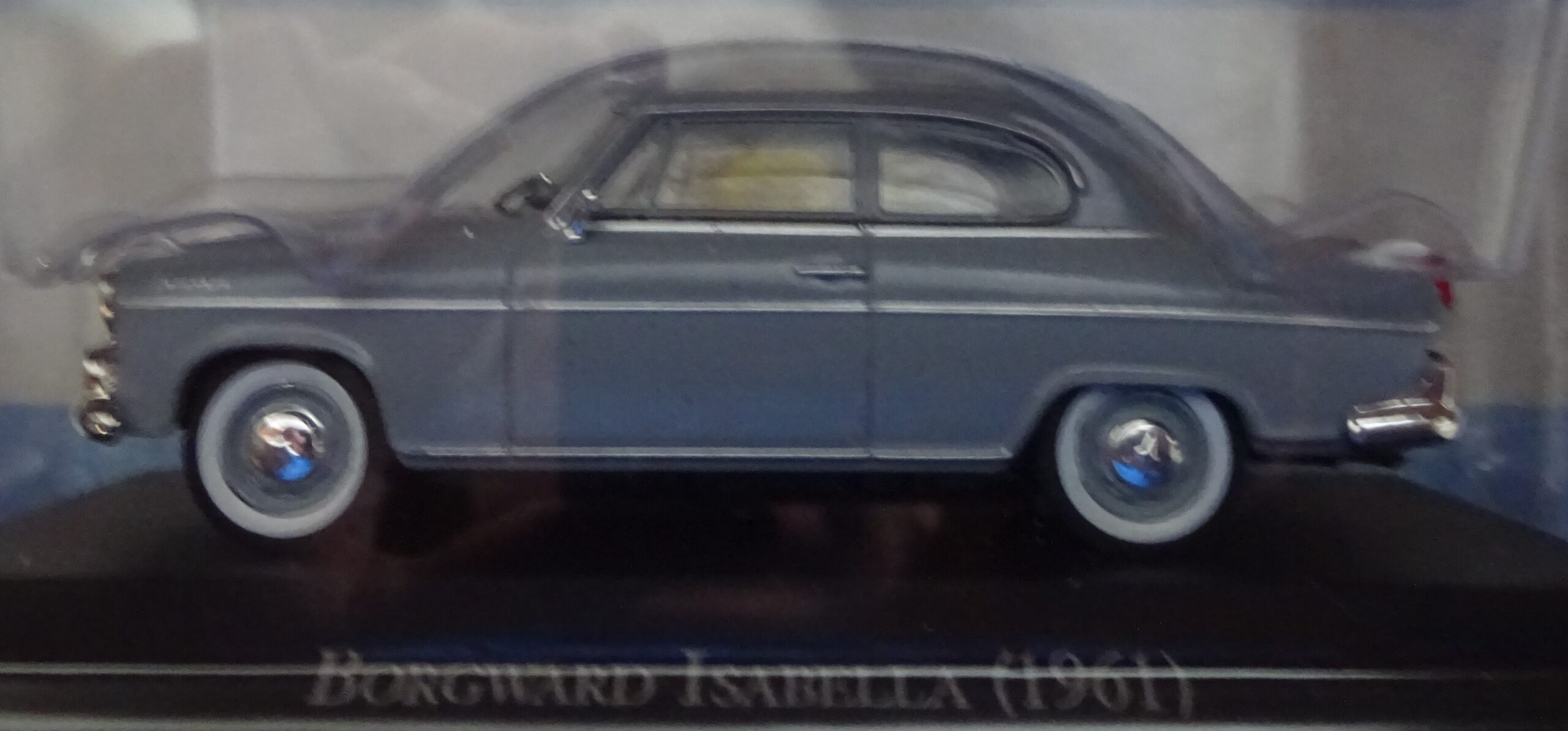 Pienoismalli Borgward Isabella