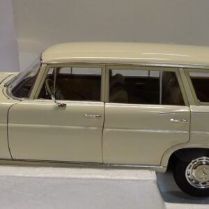 Pienoismalli Mercedes W 110 200 Universal