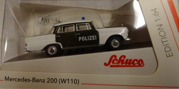 Pienoismalli Mercedes W110 Polizei