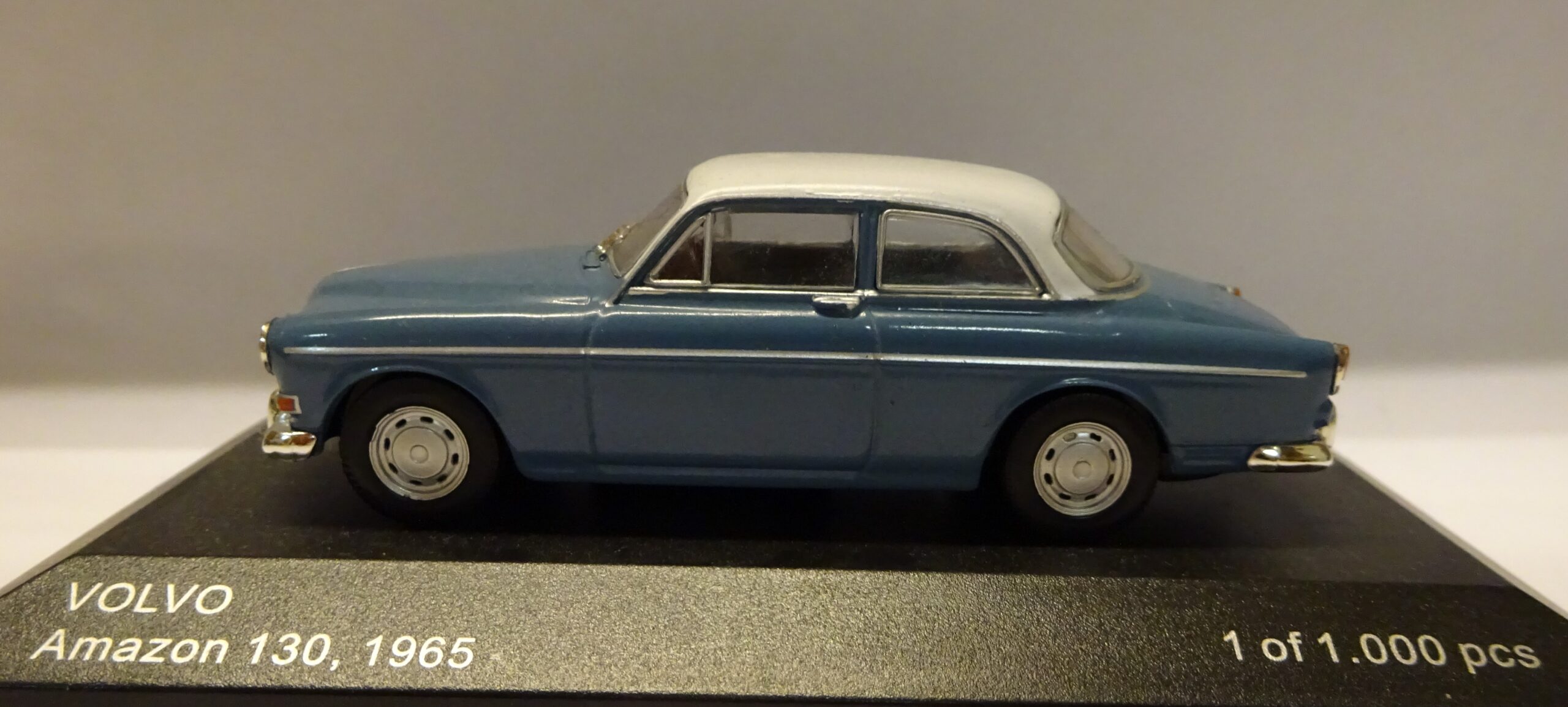 Pienoismalli Volvo 130 1965