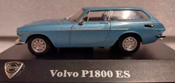 Pienoismalli Volvo 1800 ES sininen