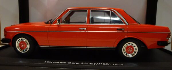 Pienoismalli Mercedes W123 230 E 1975