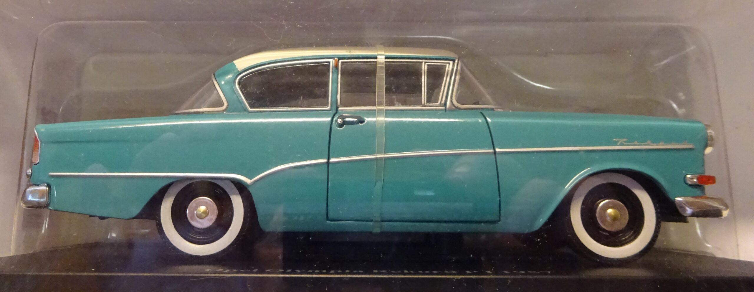 Pienoismalli Opel Rekord P1 1957