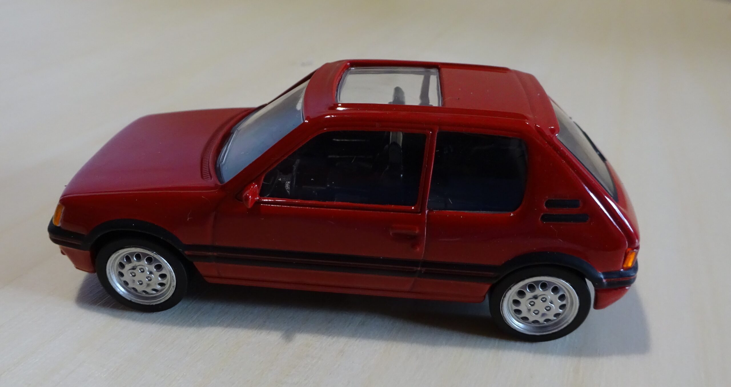 Pienoismalli Peugeot 205 GTI 1984