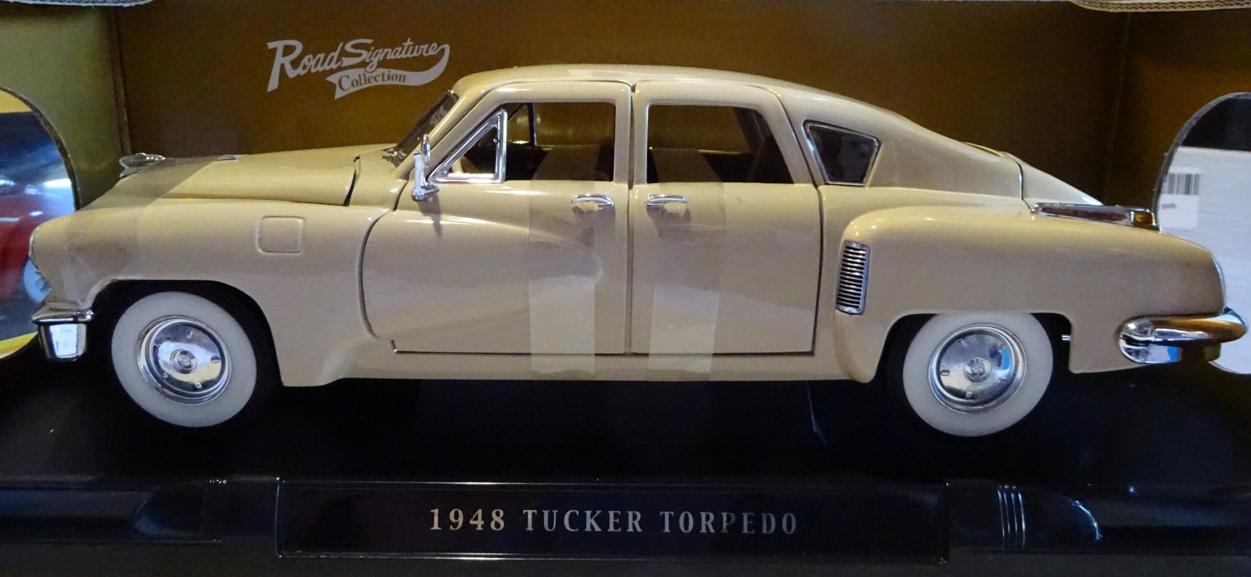 Pienoismalli Tucker Torpedo 1948