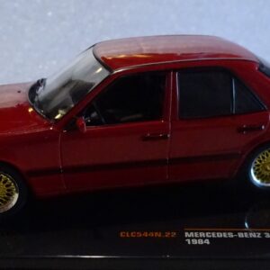 Pienoismalli Mercedes W124 1984