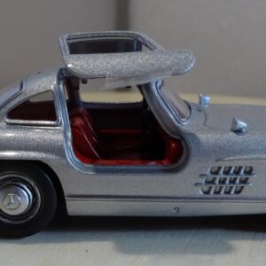 Pienoismalli Mercedes 300 SL W 198 harmaa