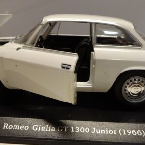 Pienoismalli Alfa Romeo Giulia GT 1300 Junior 1966