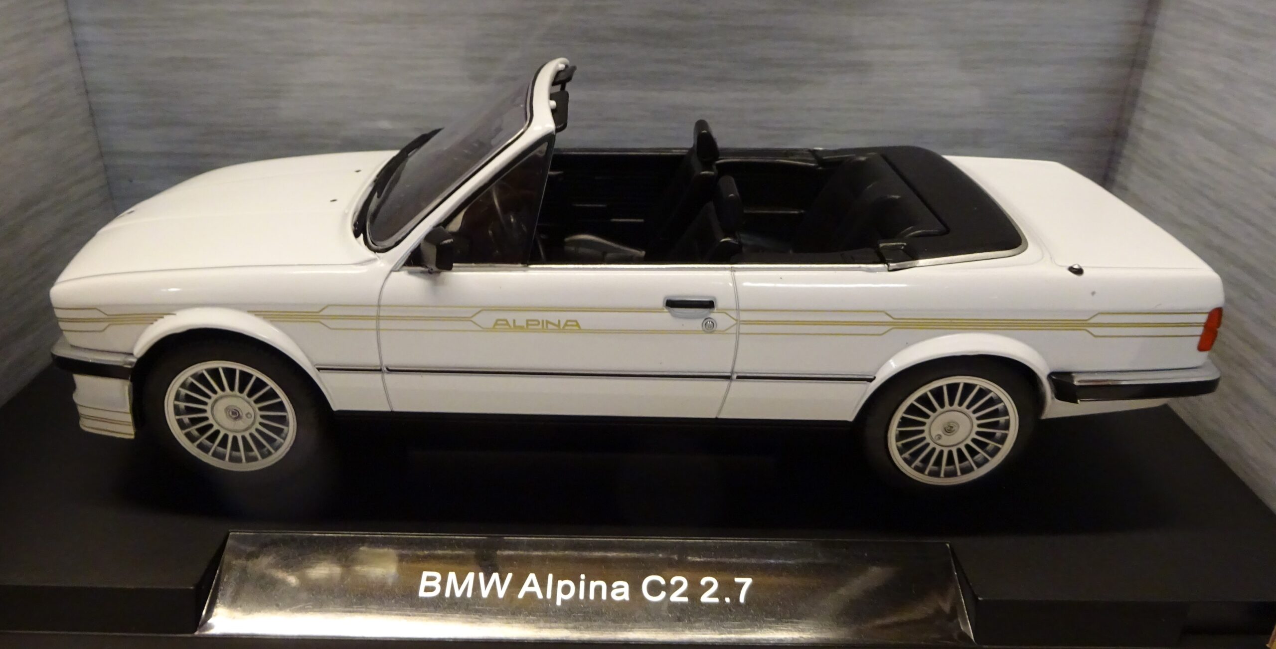 Pienoismalli BMW Alpina C2 2,7 Cabriolet 1989
