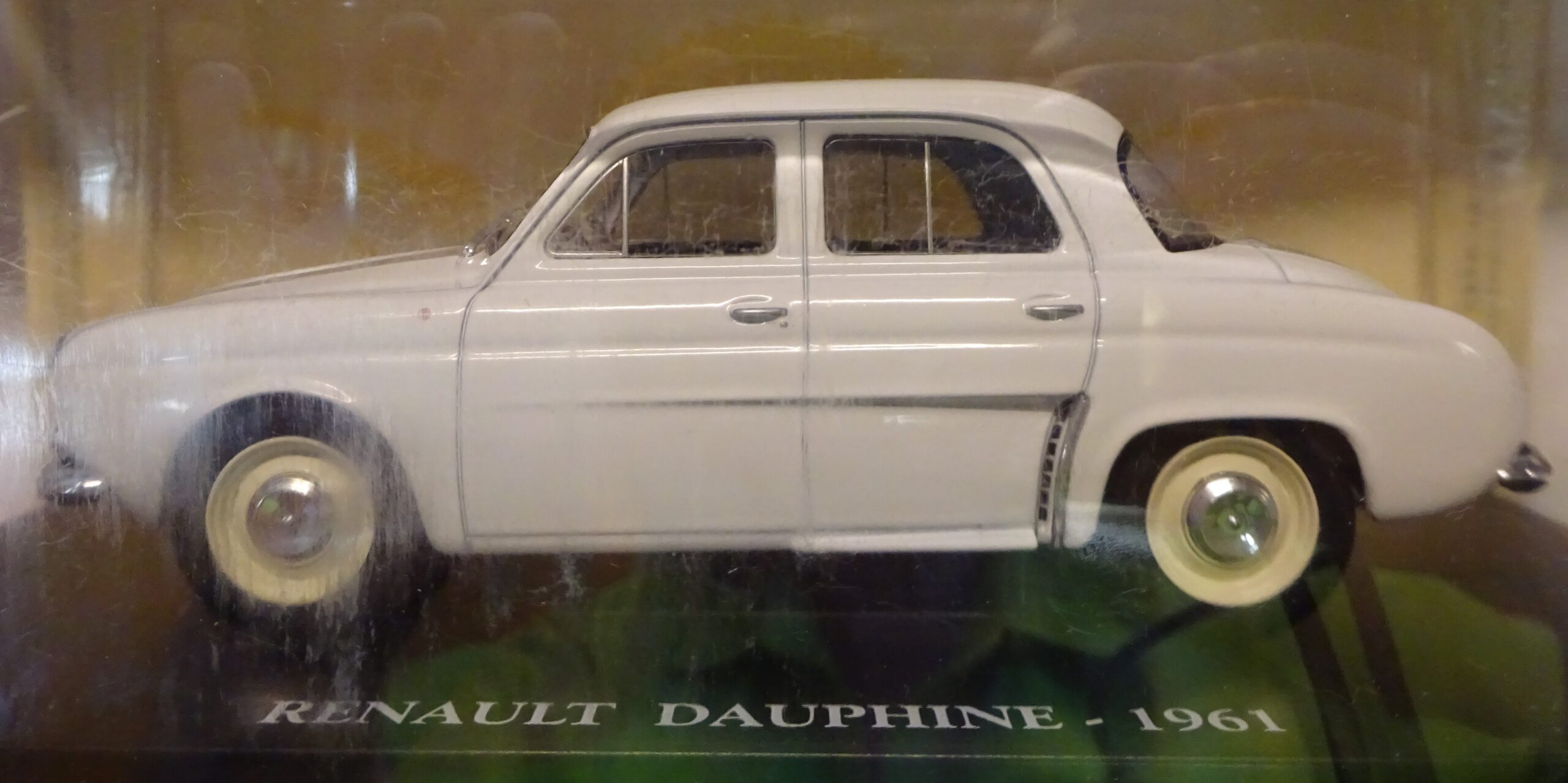 Pienoismalli Renault Dauphine 1961
