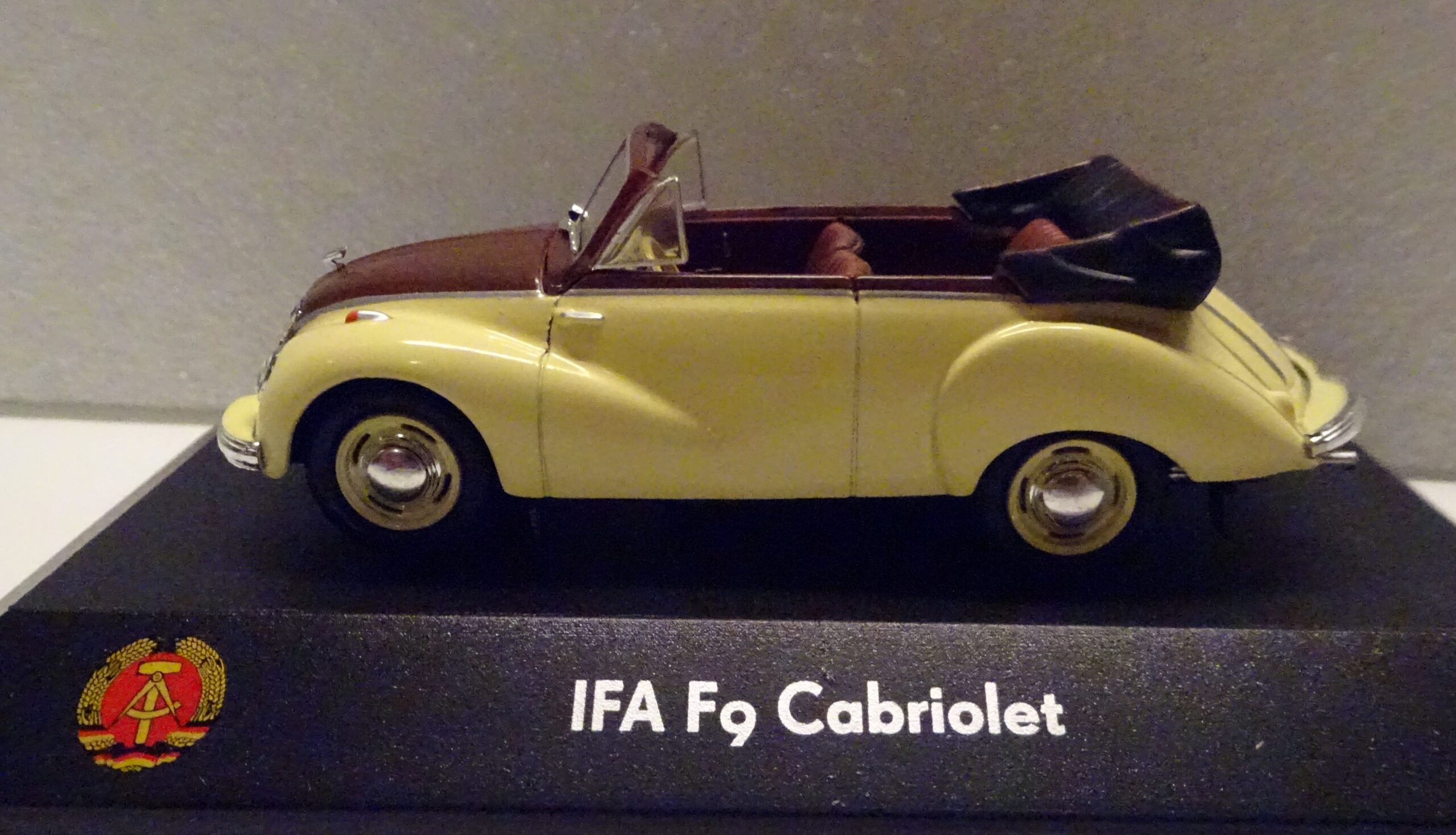Pienoismalli Ifa F9 Cabriolet 1953
