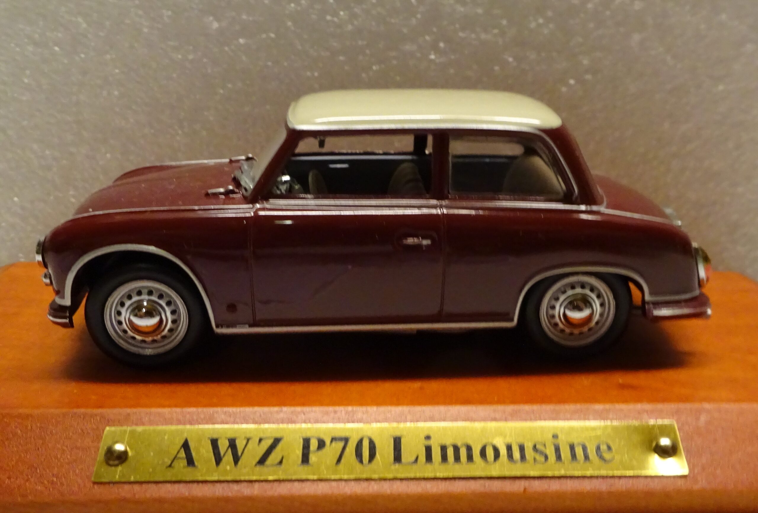 Pienoismalli Zwickau P70 Lomoussine 1955