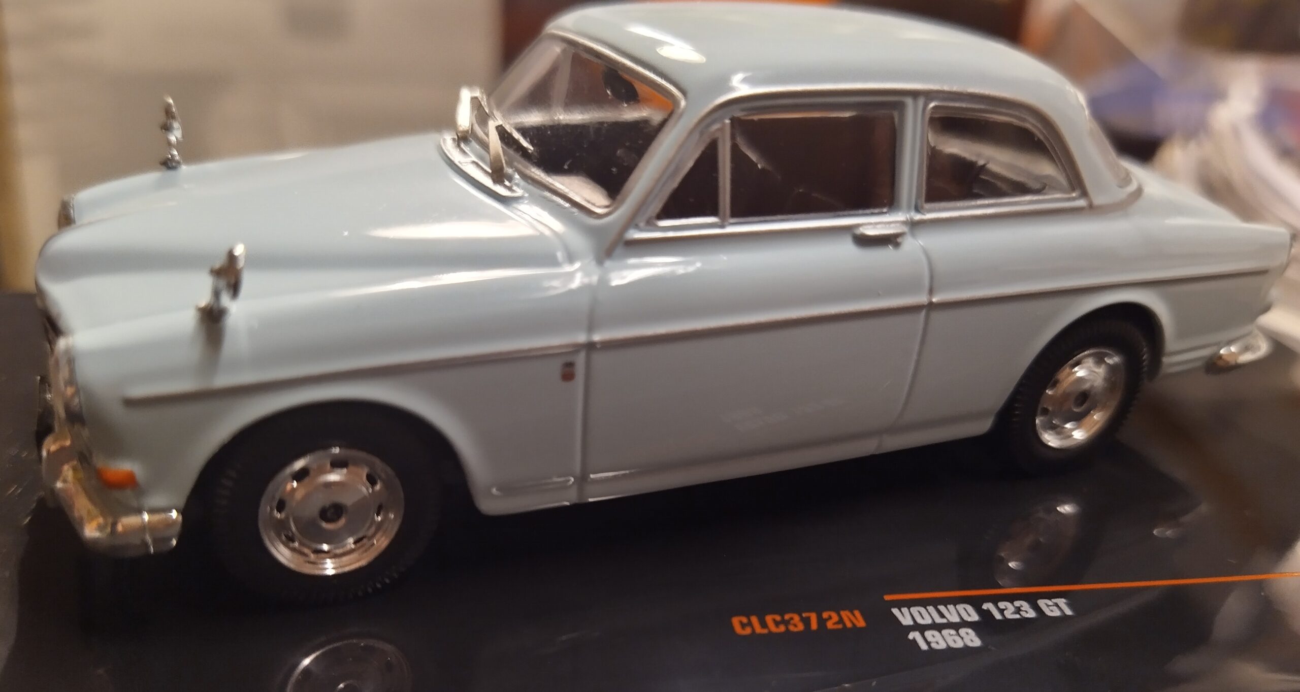 Pienoismalli Volvo 123 GT 1968