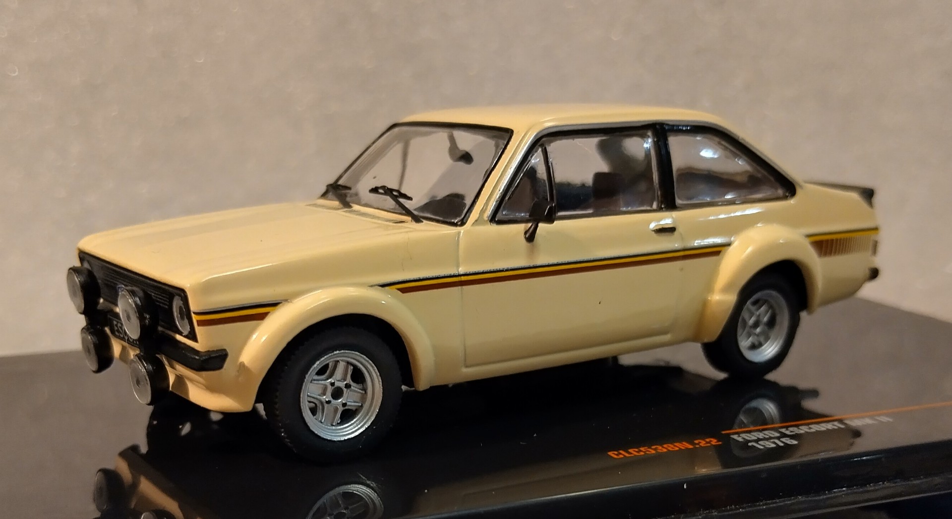 Pienoismalli Ford Escort Mk II 1/43