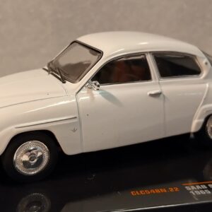 Pienoismalli Saab 96 1965 valkoinen 1/43