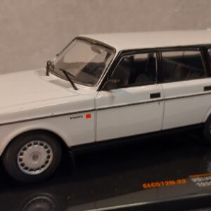 Pienoismalli Volvo 245 GL 1/43