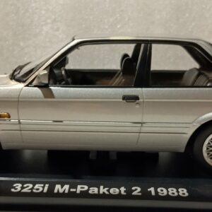 Pienoismalli BMW 325i E30 1982