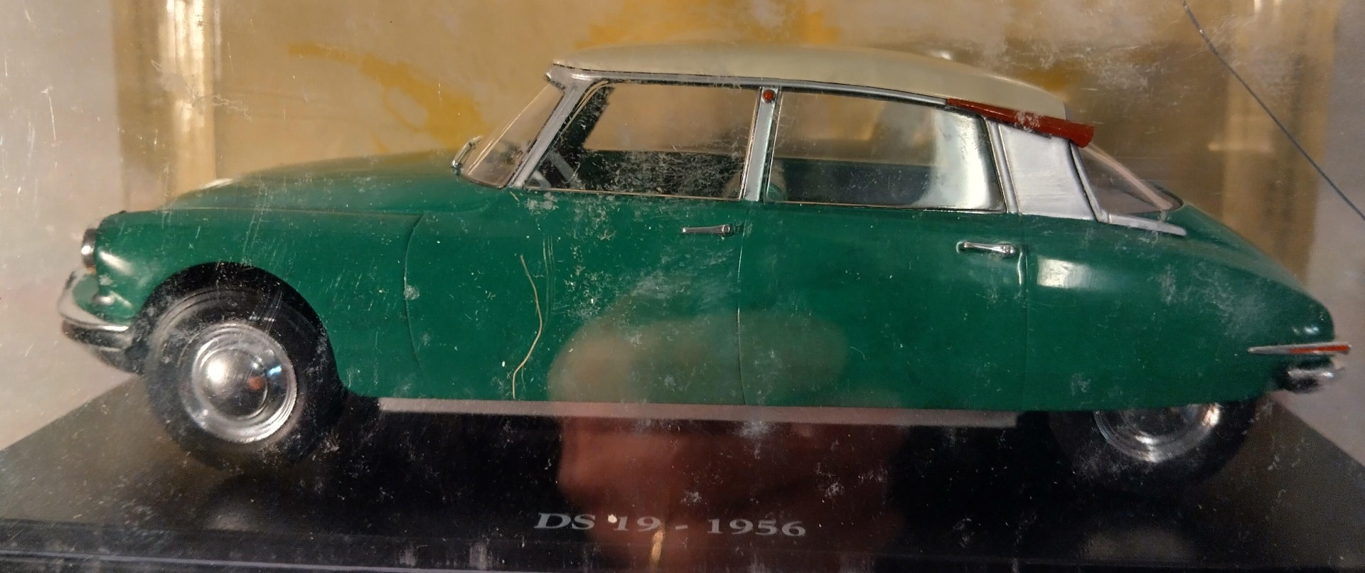 Pienoismalli Citroen DS19 1956 1/24