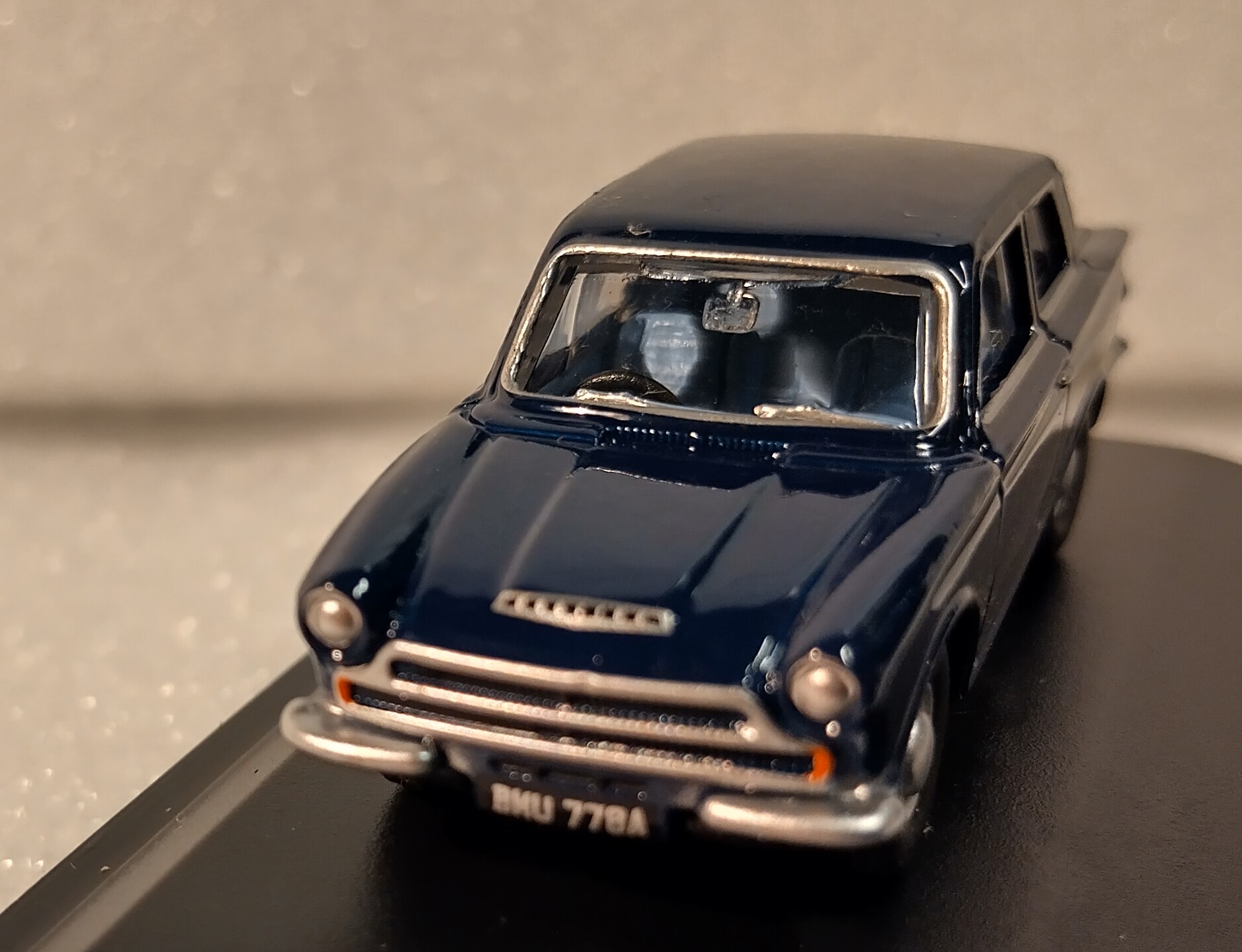 Pienoismalli Ford Cortina Mk I 1/76