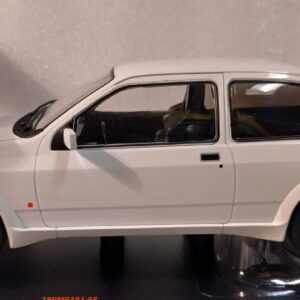 Pienoismalli Ford Sierra RS Cosworth 2d 1/18
