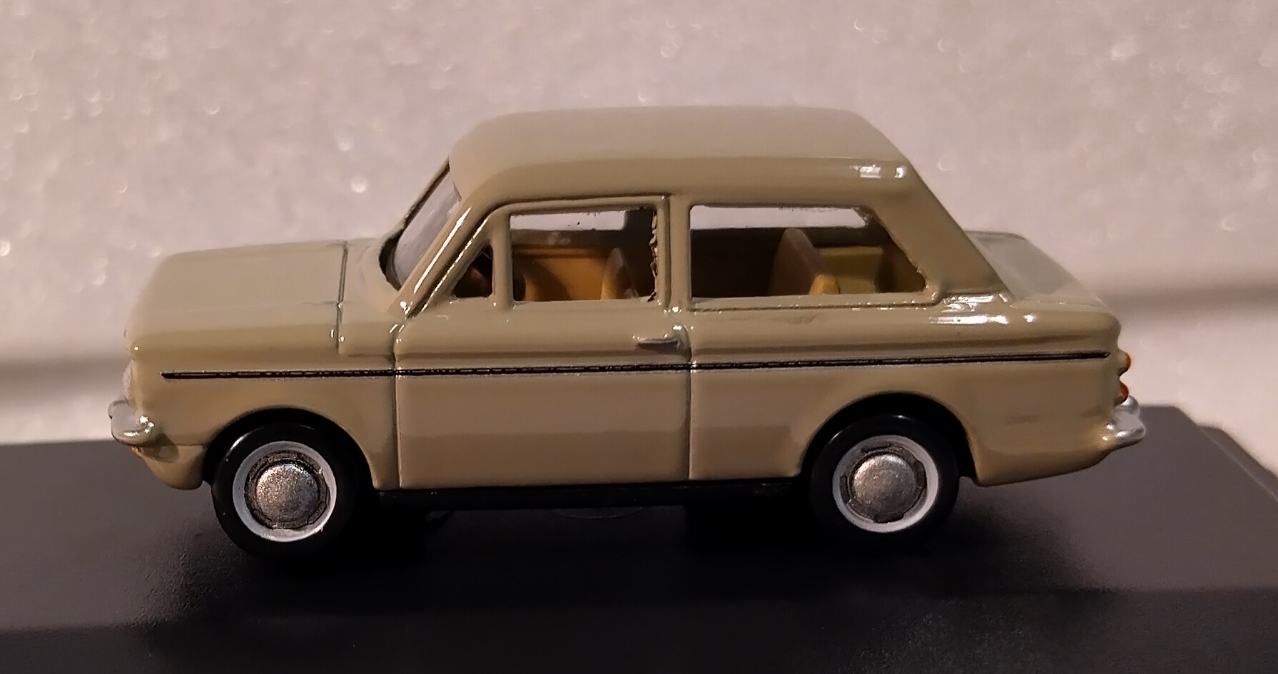 Pienoismalli Hillman Imp 1/76