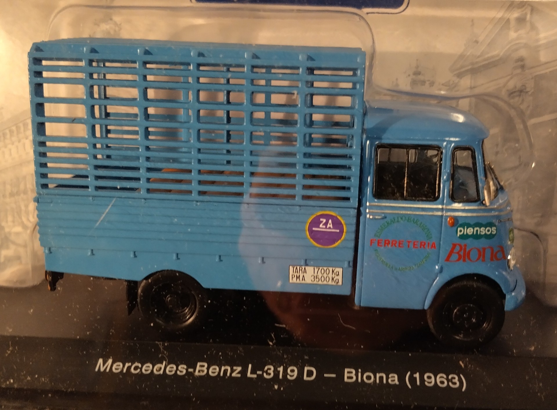 Pienoismalli Mercedes L319D 1963 1/43
