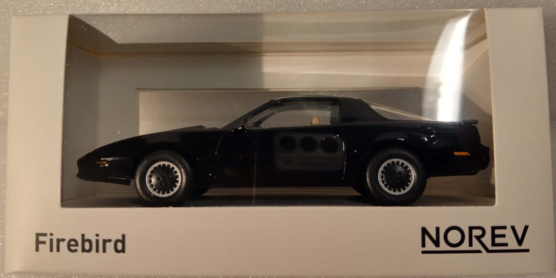 Pienoismalli Pontiac Firebird Trans-Am Kitt 1985 1/43