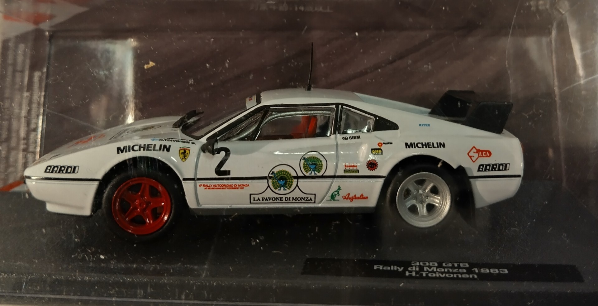 Pienoismalli Ferrari 308 GTB Monza 1983 1/43