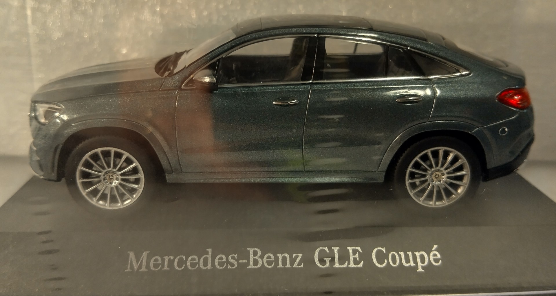 Pienoismalli MErcedes GLE Coupe 1/43