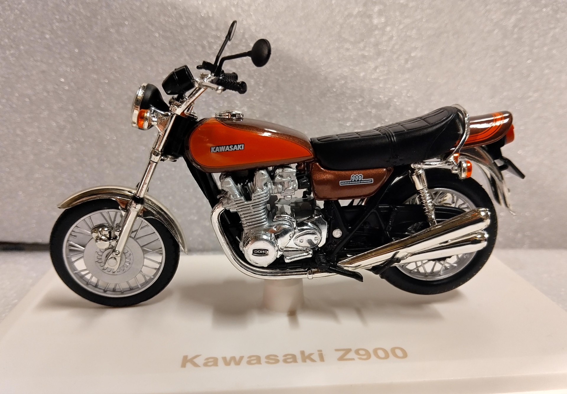 Pienoismalli Kawasaki Z900 1973 1/18