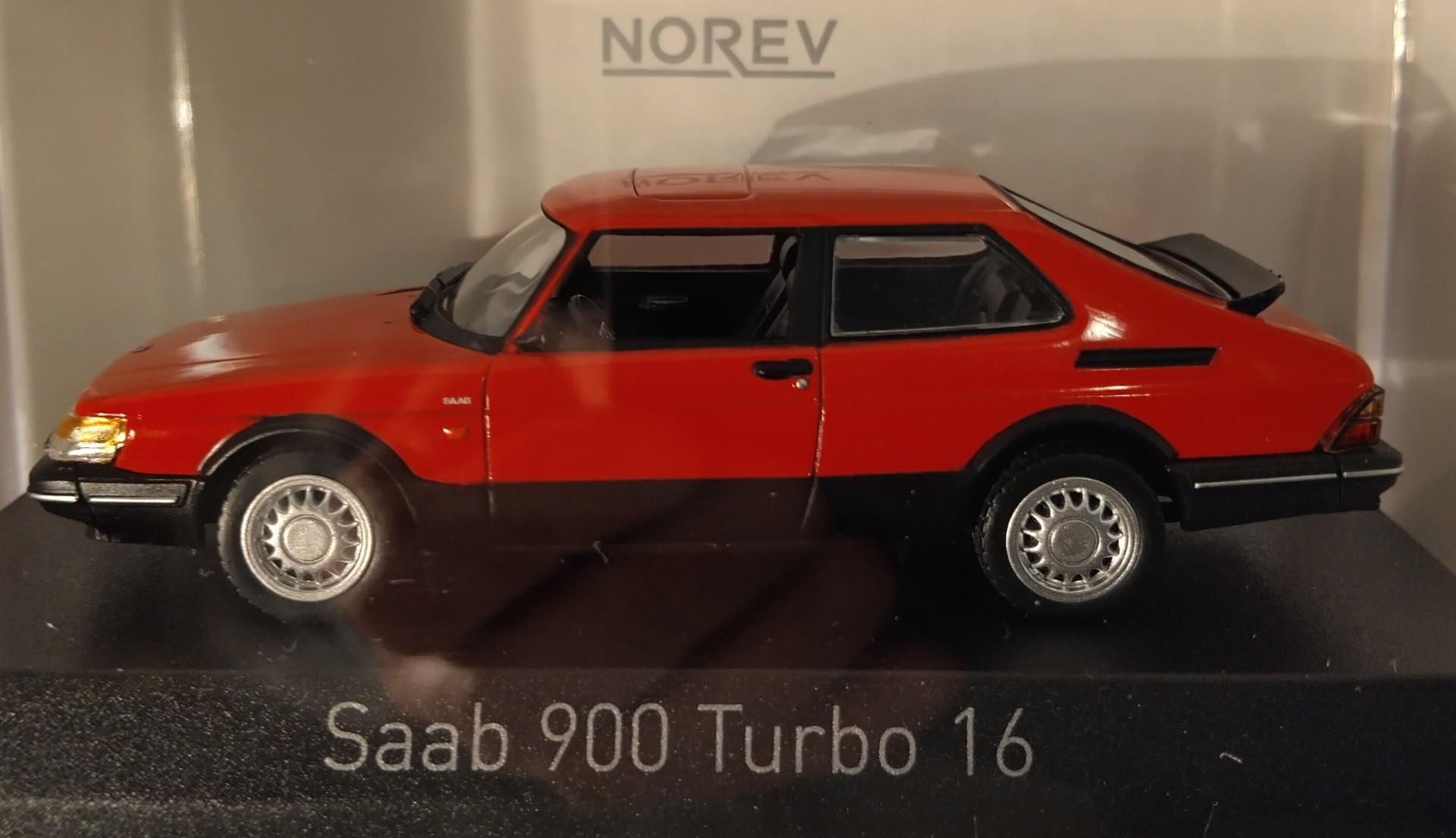 Pienoismalli Saab 900 Turbo 1992 1/43