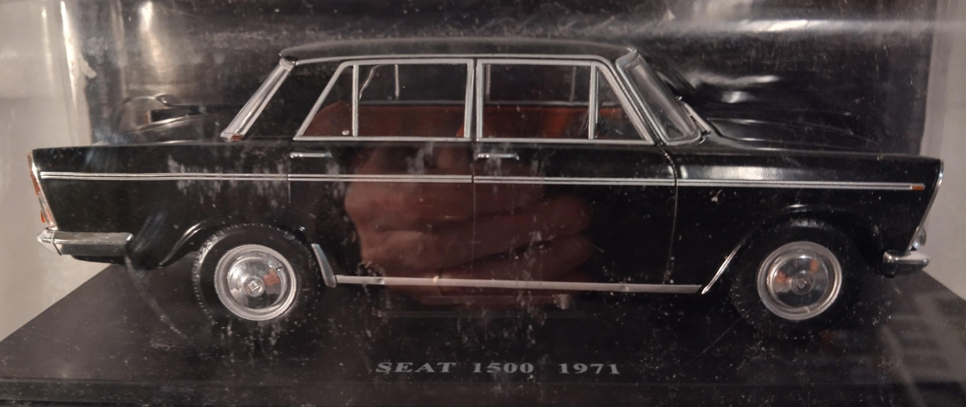 Pienoismalli Seat 1500 1971 1/24