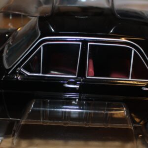 Pienoismalli GAZ Volga M24 1/18