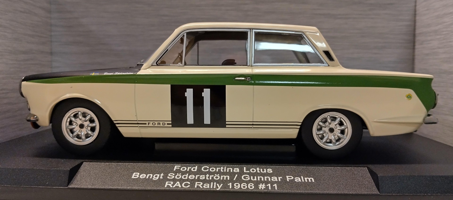 Pienoismalli Ford Lotus Cortina 11