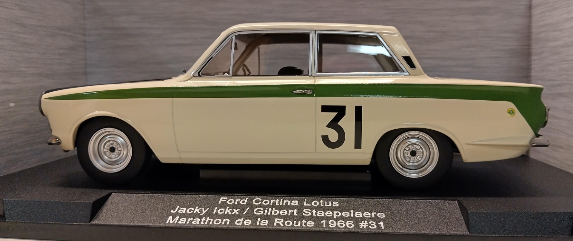 Pienoismalli Ford Lotus Cortina 31