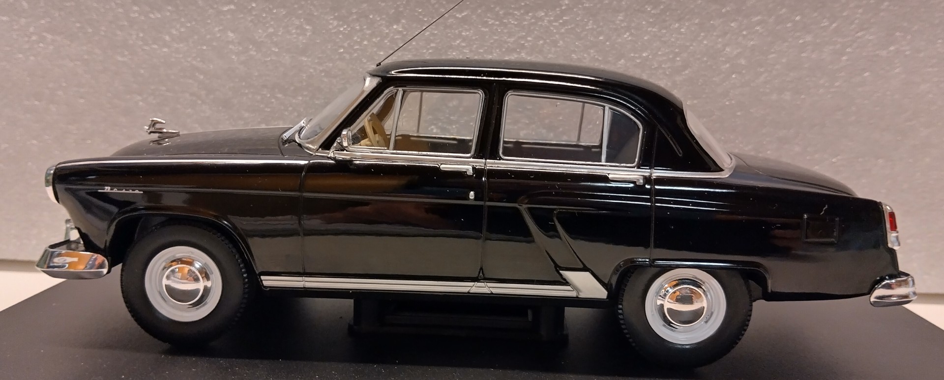 Pienoismalli GAZ Volga M21