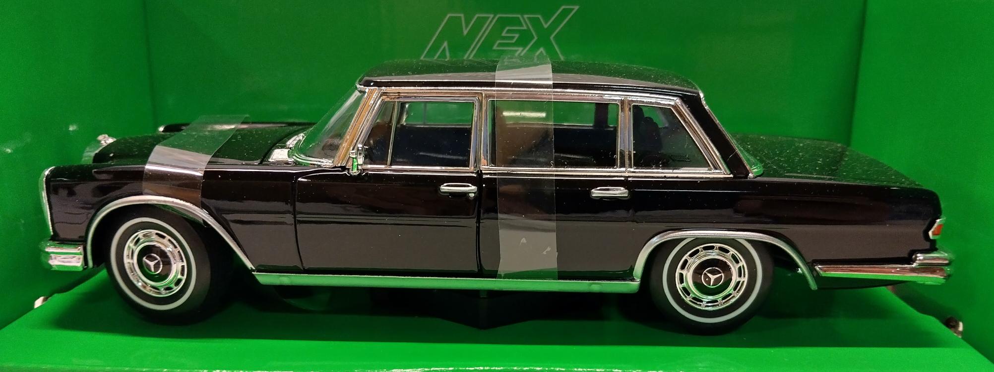 Mercedes 600 W100 musta