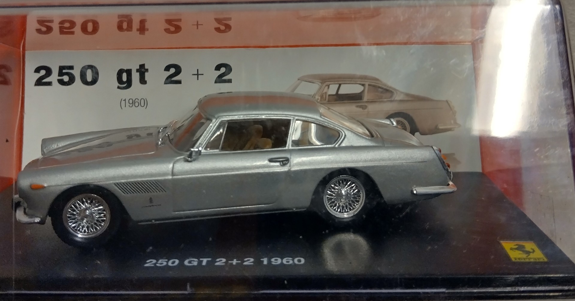 Pienoismalli Ferrari 250 GT 2+2 1960