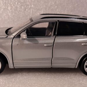 Pienoismalli VW Touareg 2014 h 1/32