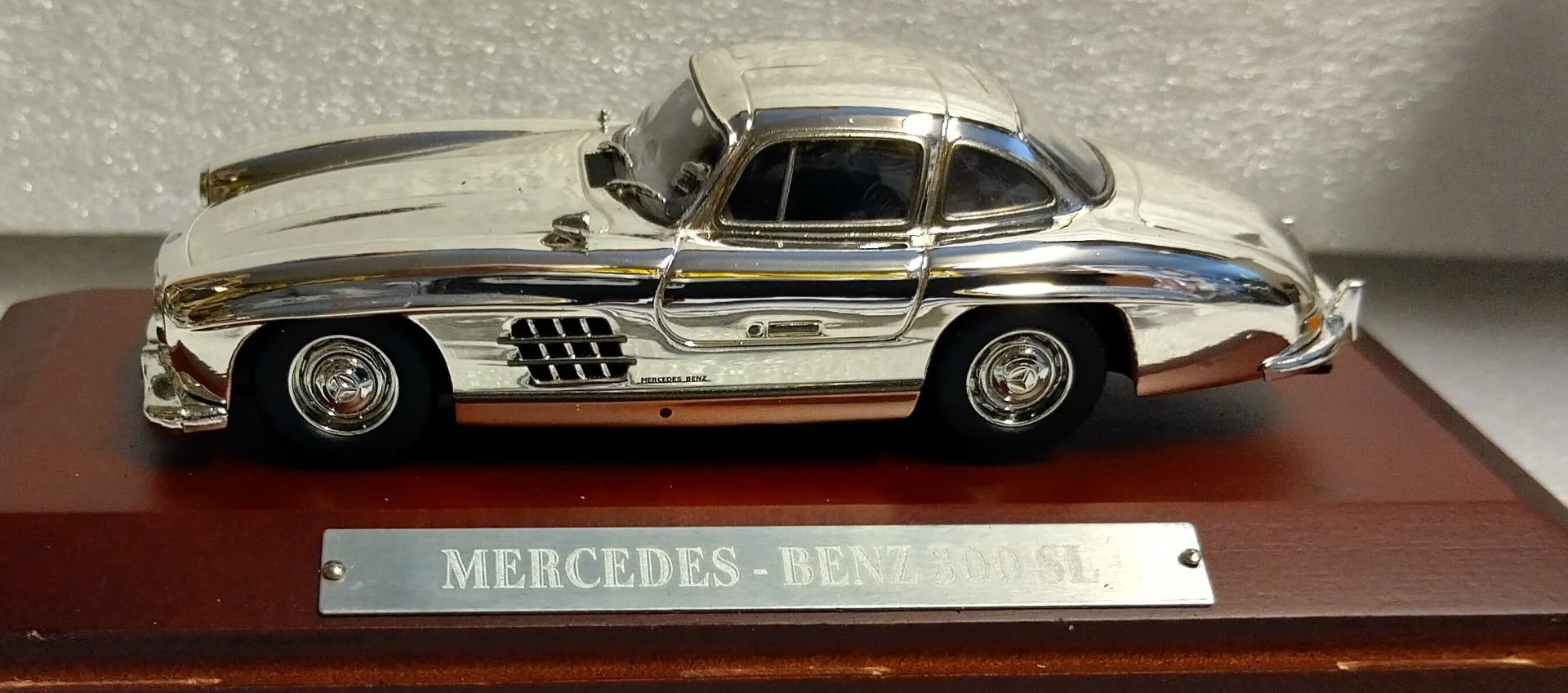 Pienoismalli Mercedes 300 SL W198 1/43