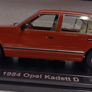 Pienoismalli Opel Kadett D 1984 1/18