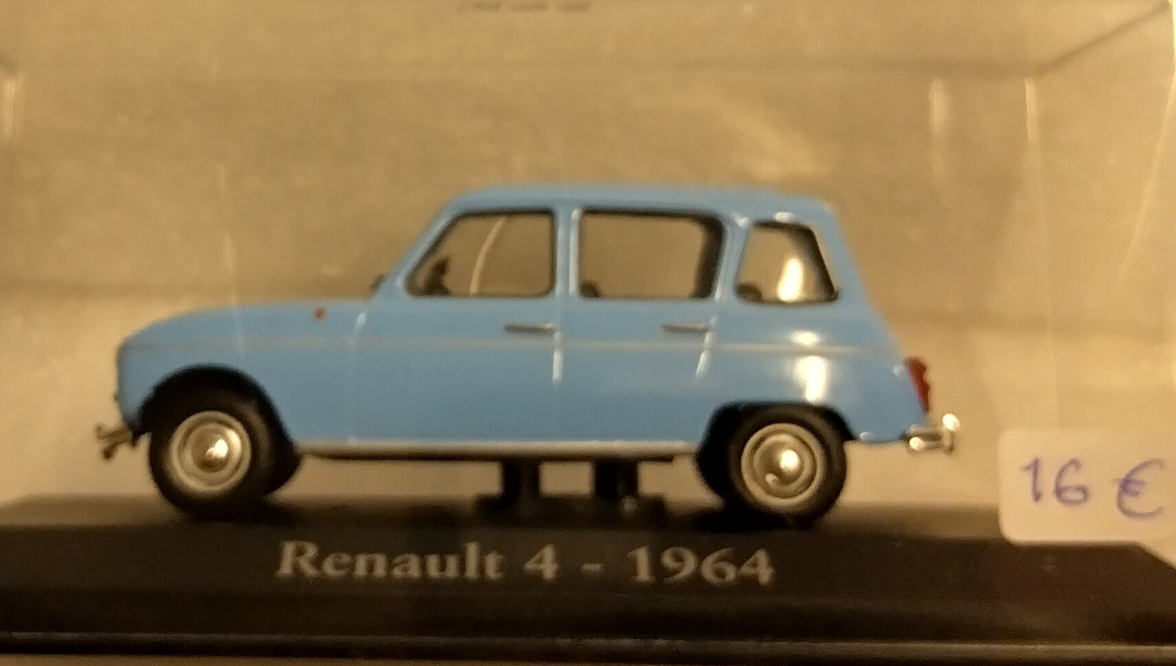 Pienoismalli Renault R4 1964 1/43