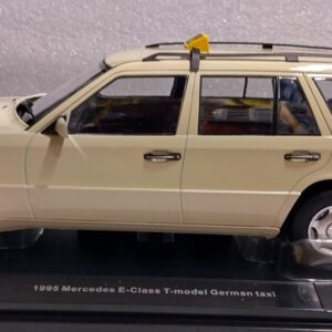 Pienoismalli Mercedes S124 Taxi 1/18